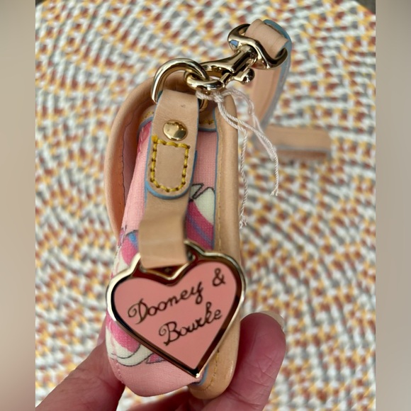 Dooney & Bourke Soft Pink Wristlet Bag Barbicore Preppy small - Picture 5 of 12